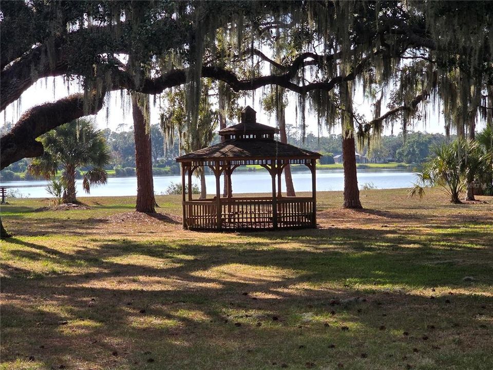 For Rent: $2,500 (3 beds, 2 baths, 2004 Square Feet)