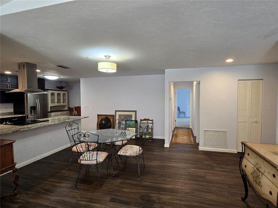 For Rent: $2,500 (3 beds, 2 baths, 2004 Square Feet)