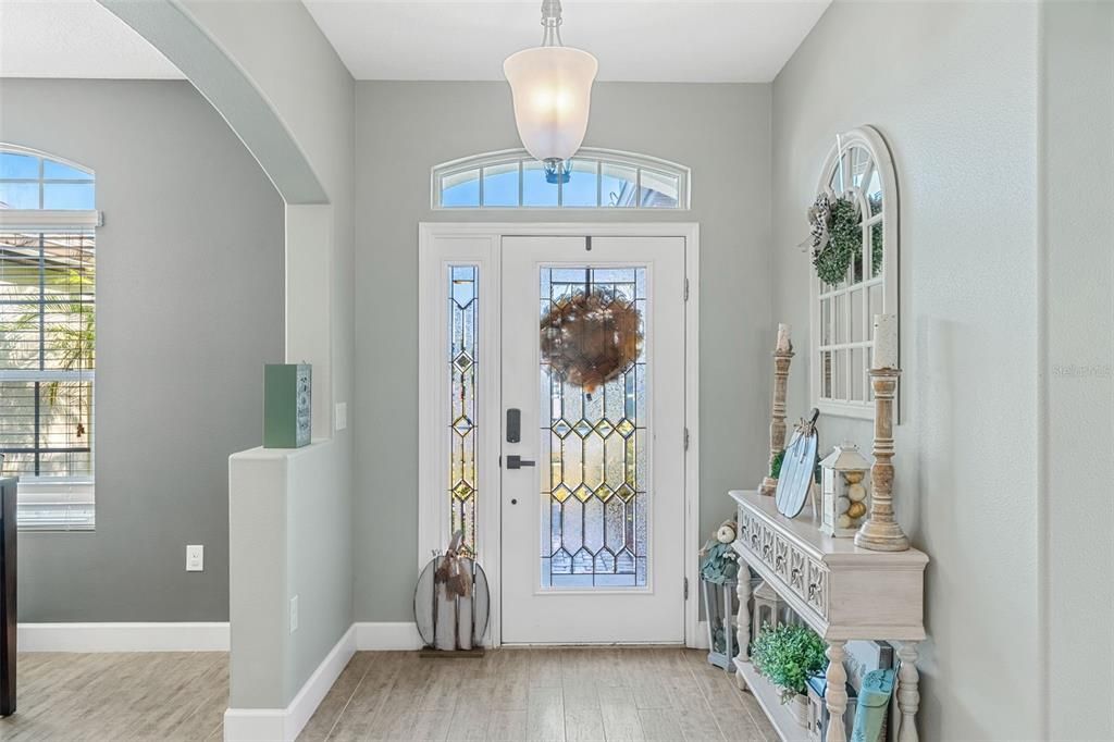 For Sale: $650,000 (4 beds, 3 baths, 2556 Square Feet)