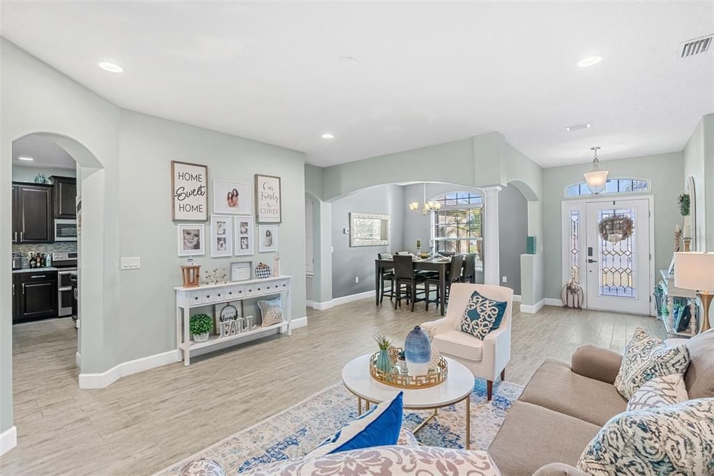 For Sale: $650,000 (4 beds, 3 baths, 2556 Square Feet)