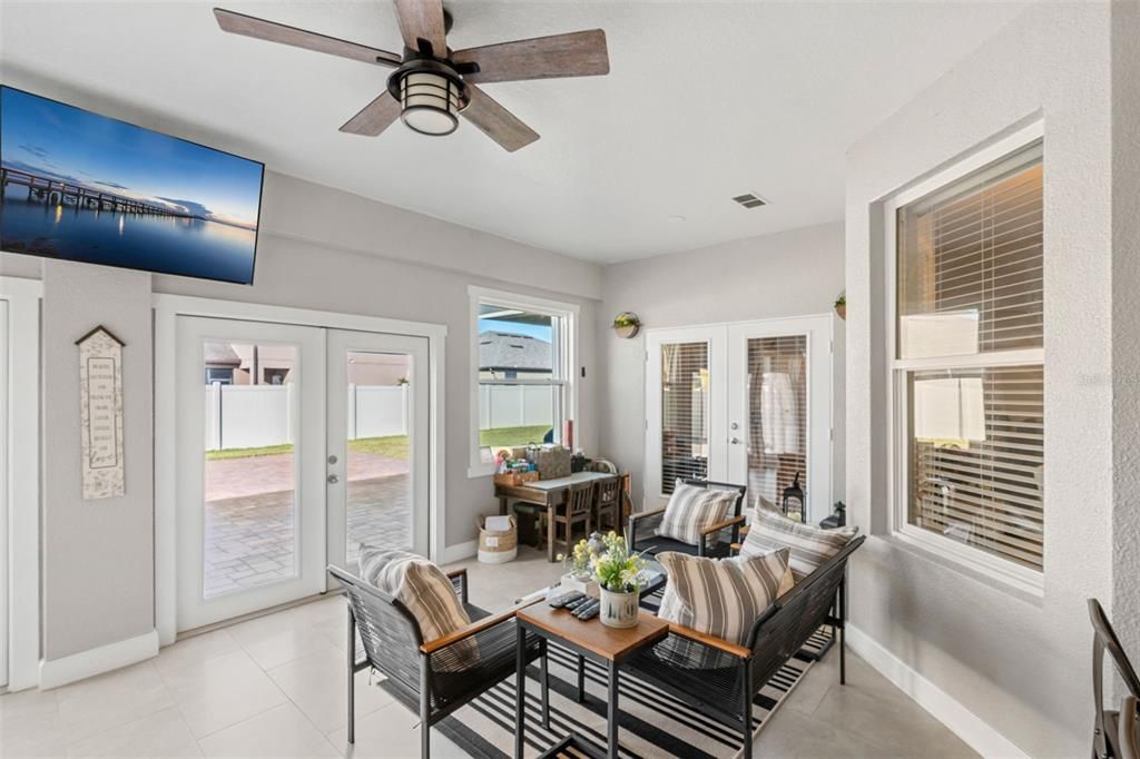 For Sale: $650,000 (4 beds, 3 baths, 2556 Square Feet)