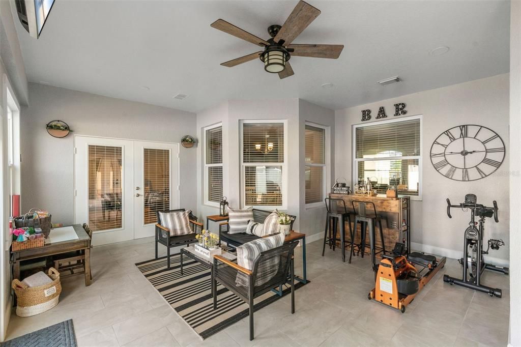 For Sale: $650,000 (4 beds, 3 baths, 2556 Square Feet)