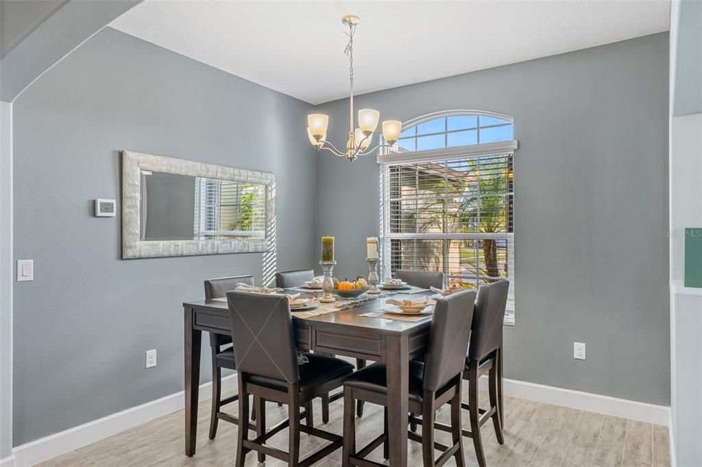 For Sale: $650,000 (4 beds, 3 baths, 2556 Square Feet)