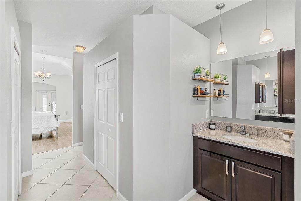 For Sale: $650,000 (4 beds, 3 baths, 2556 Square Feet)