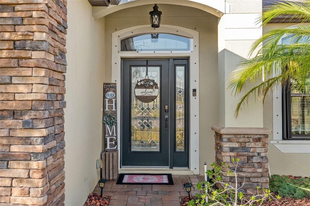 For Sale: $650,000 (4 beds, 3 baths, 2556 Square Feet)