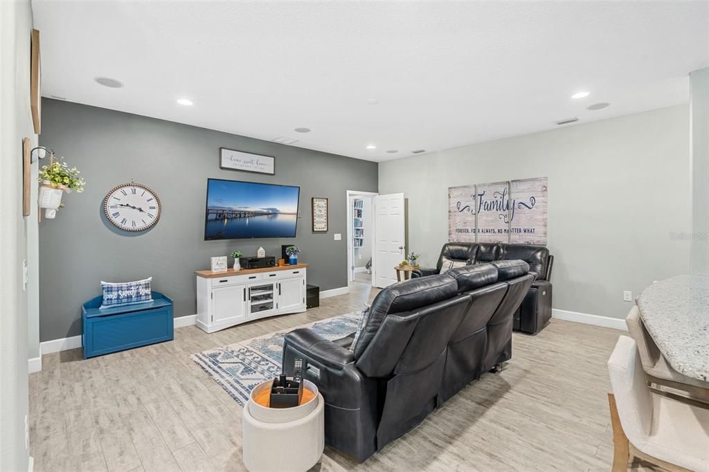 For Sale: $650,000 (4 beds, 3 baths, 2556 Square Feet)