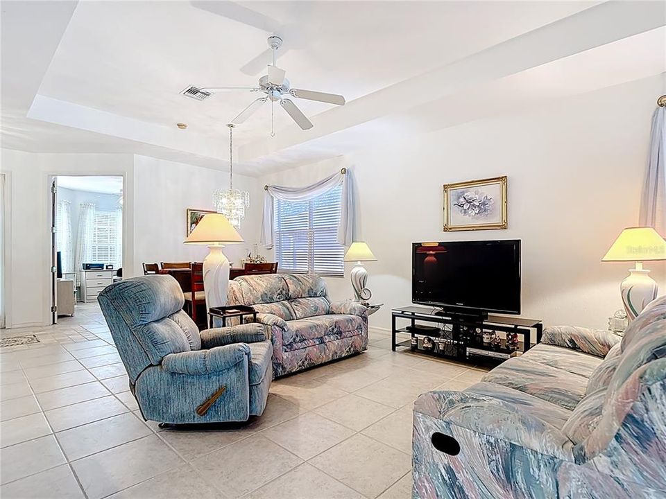 For Sale: $335,000 (3 beds, 2 baths, 1716 Square Feet)