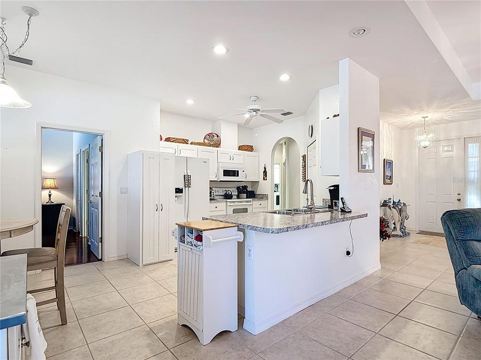 For Sale: $335,000 (3 beds, 2 baths, 1716 Square Feet)