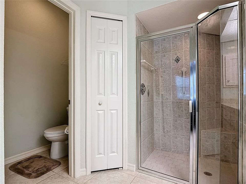 For Sale: $335,000 (3 beds, 2 baths, 1716 Square Feet)