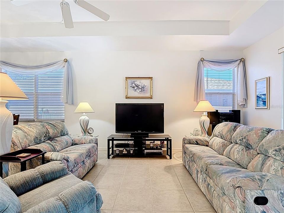 For Sale: $335,000 (3 beds, 2 baths, 1716 Square Feet)