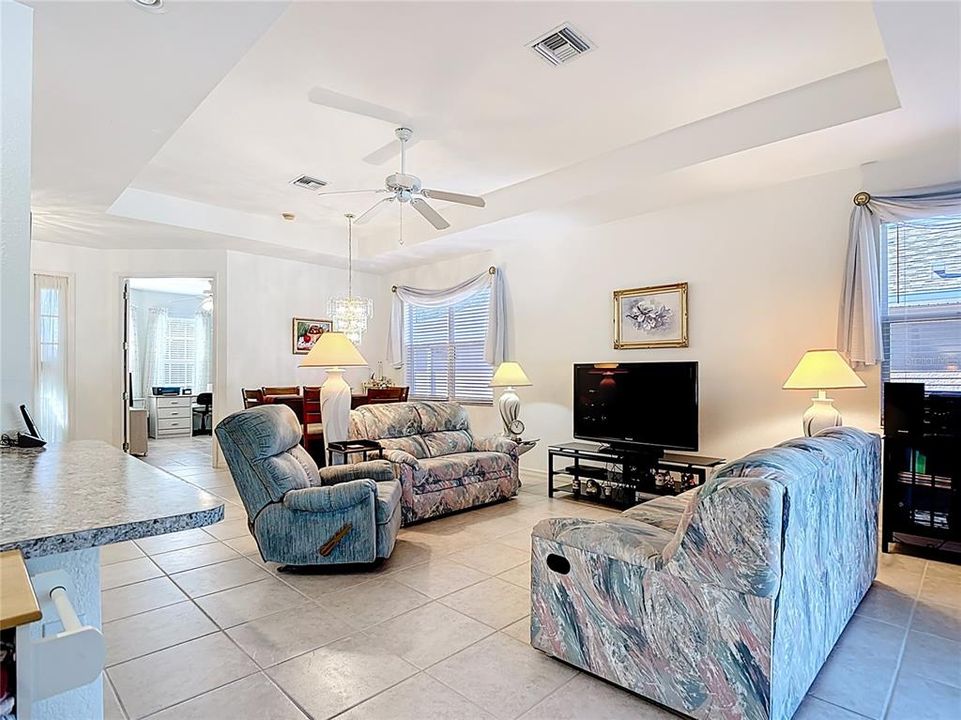 For Sale: $335,000 (3 beds, 2 baths, 1716 Square Feet)