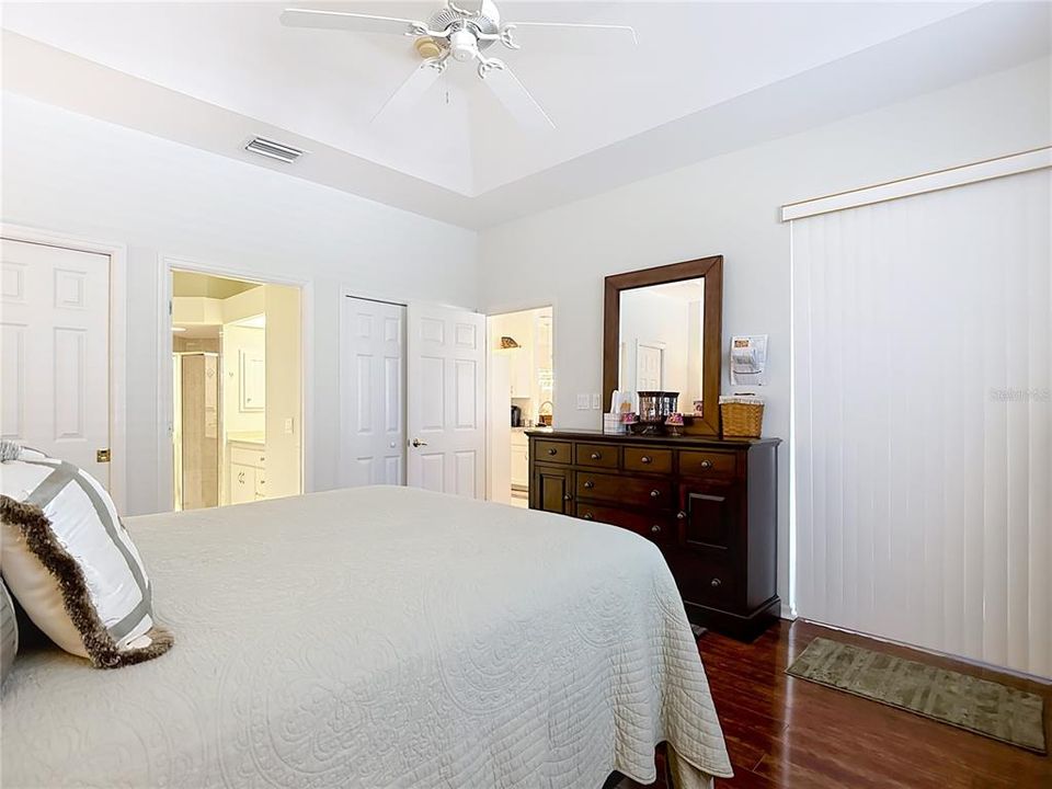 For Sale: $335,000 (3 beds, 2 baths, 1716 Square Feet)