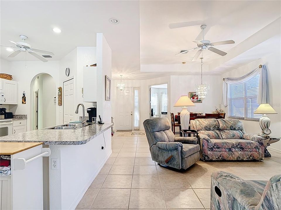 For Sale: $335,000 (3 beds, 2 baths, 1716 Square Feet)