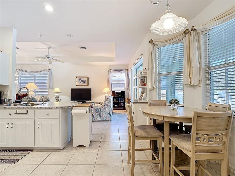 For Sale: $335,000 (3 beds, 2 baths, 1716 Square Feet)