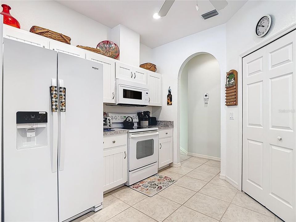 For Sale: $335,000 (3 beds, 2 baths, 1716 Square Feet)