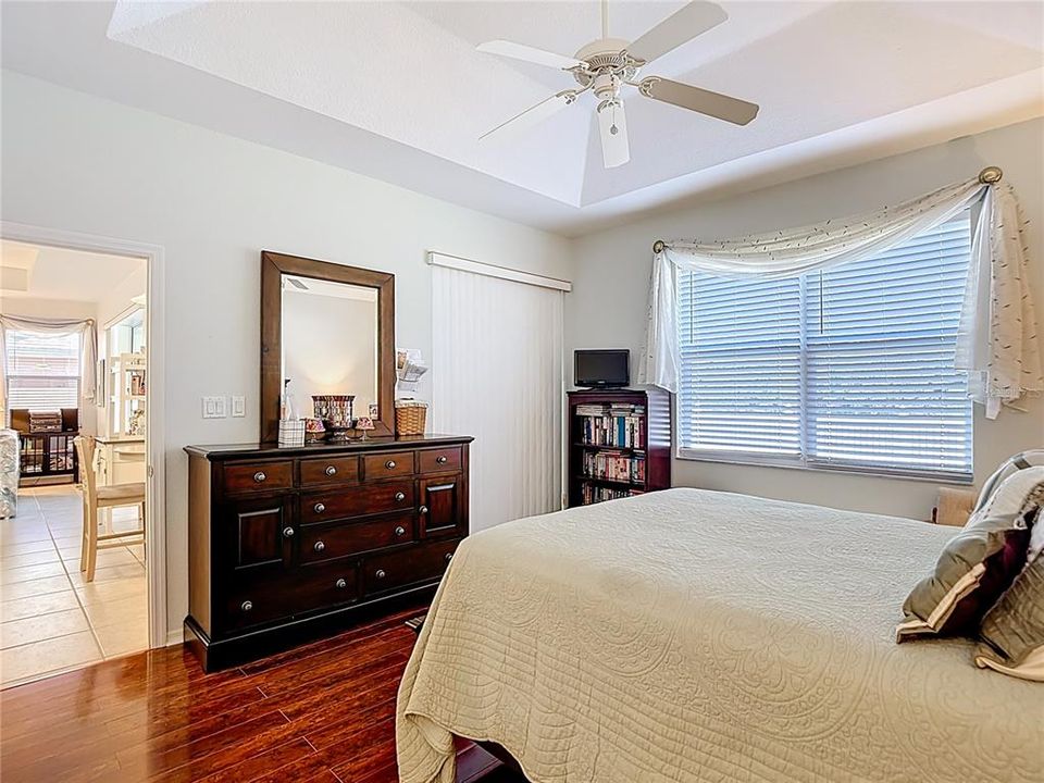 For Sale: $335,000 (3 beds, 2 baths, 1716 Square Feet)