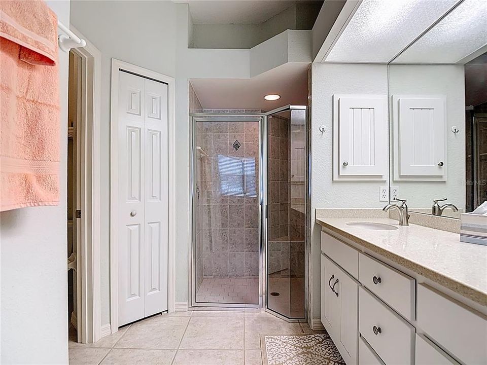 For Sale: $335,000 (3 beds, 2 baths, 1716 Square Feet)