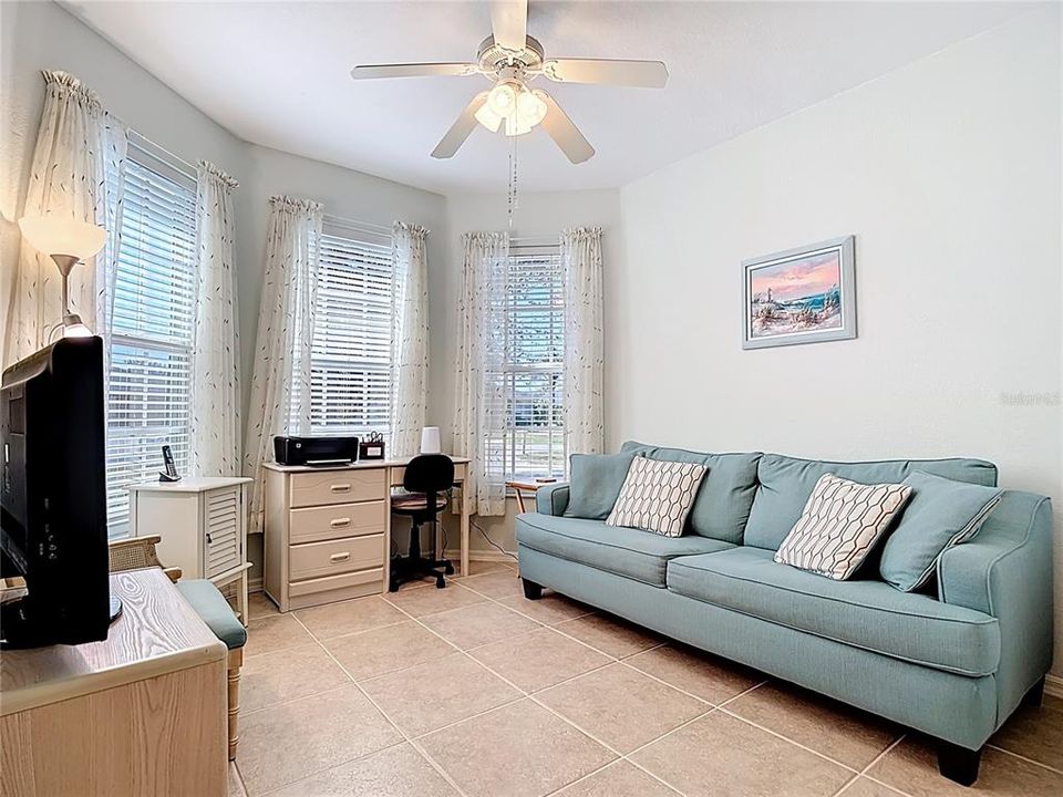 For Sale: $335,000 (3 beds, 2 baths, 1716 Square Feet)