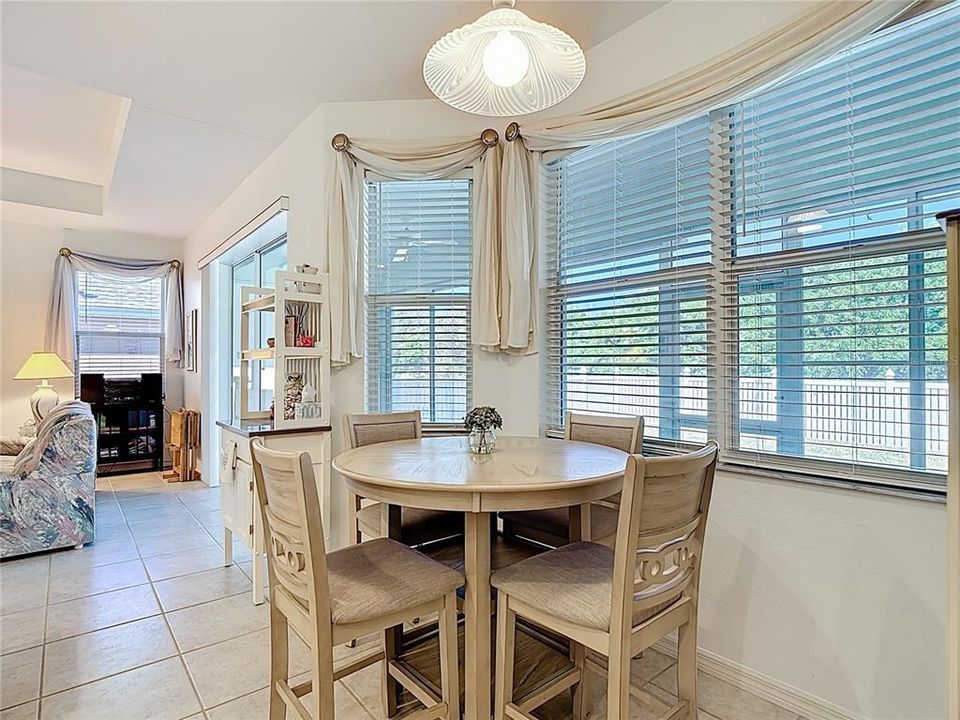 For Sale: $335,000 (3 beds, 2 baths, 1716 Square Feet)