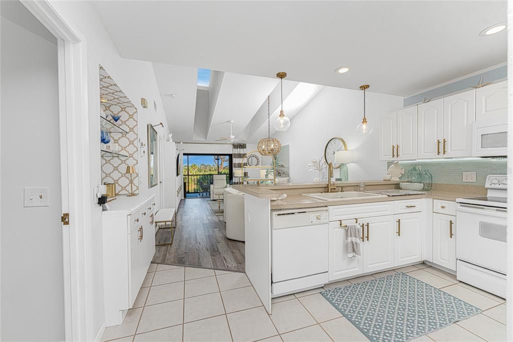 待售: $249,900 (2 贝兹, 2 浴室, 1092 平方英尺)