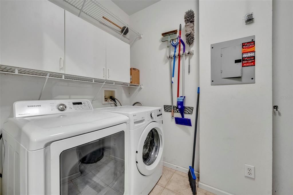 For Sale: $195,000 (3 beds, 2 baths, 1351 Square Feet)