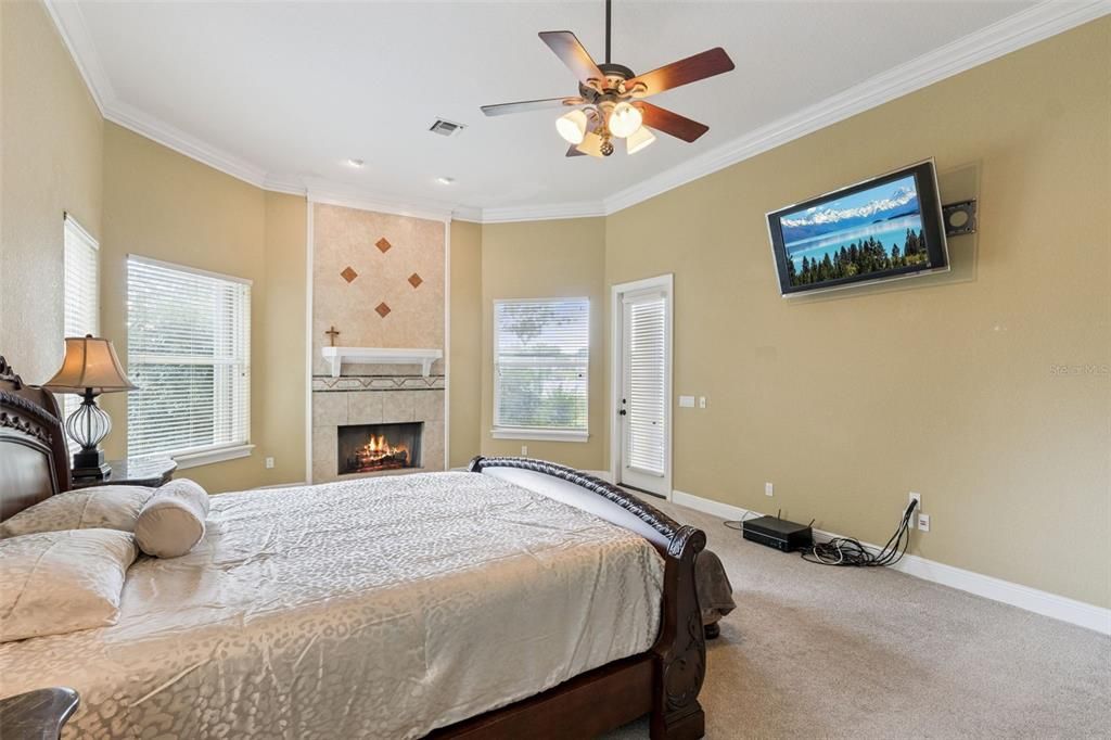 For Sale: $2,160,000 (5 beds, 6 baths, 6141 Square Feet)