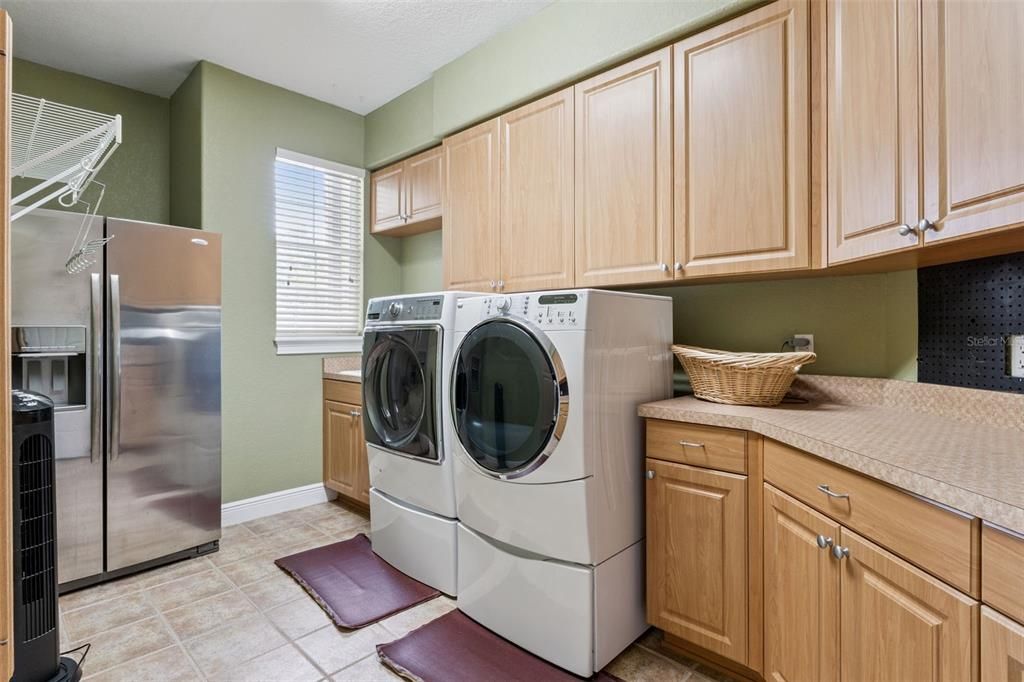 For Sale: $2,160,000 (5 beds, 6 baths, 6141 Square Feet)