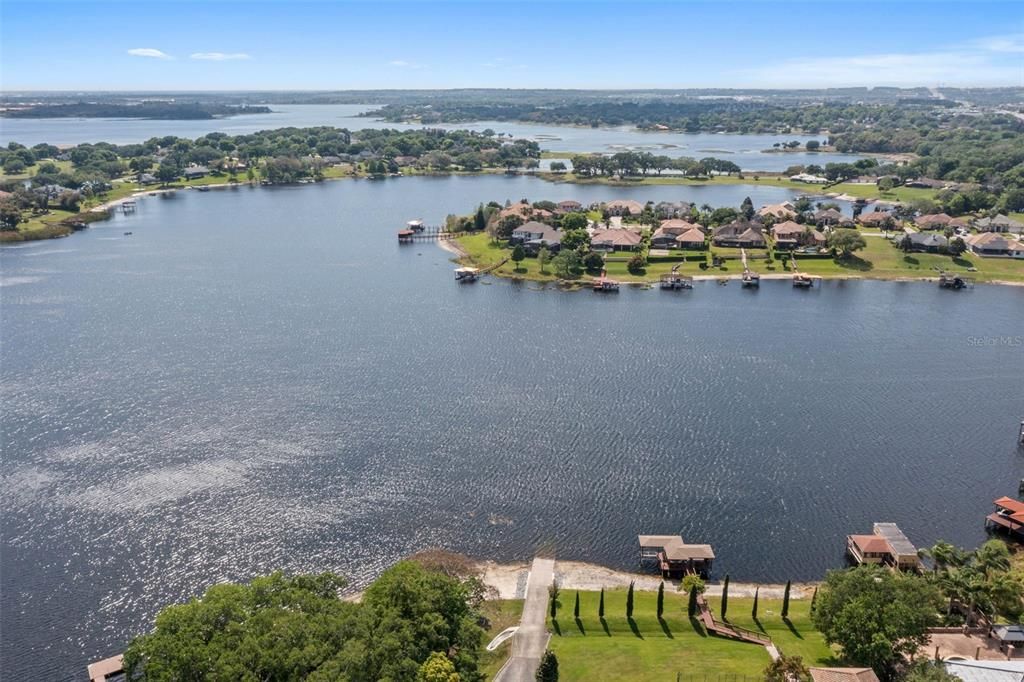 For Sale: $2,160,000 (5 beds, 6 baths, 6141 Square Feet)