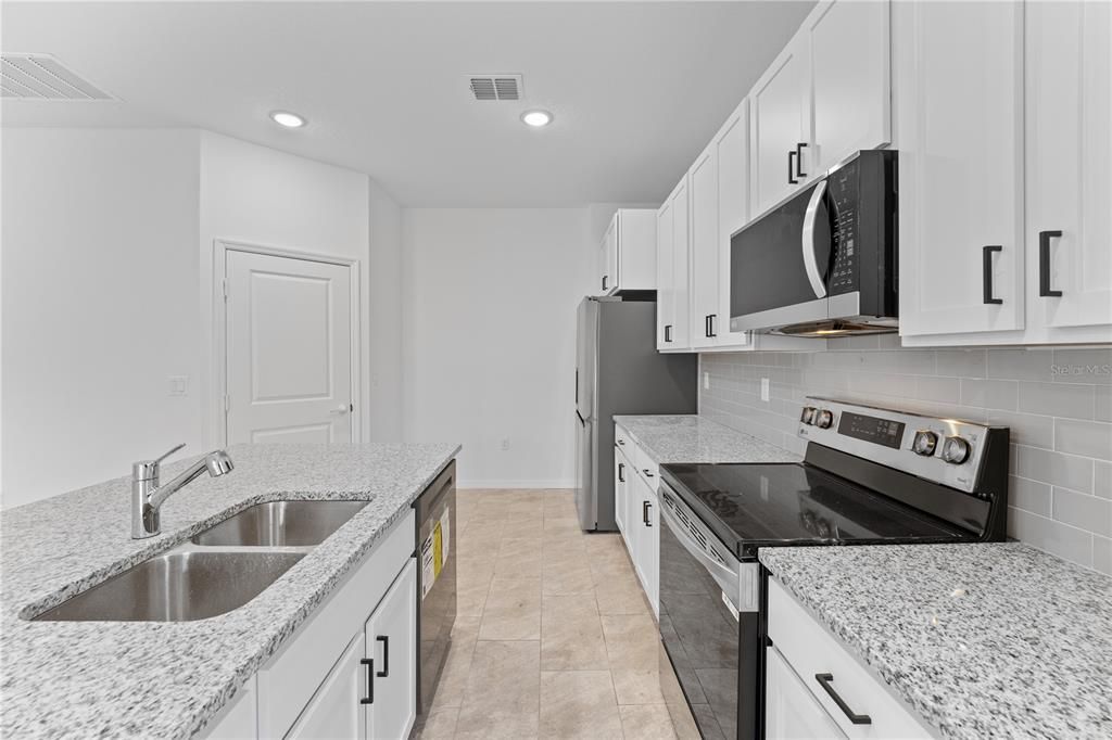 For Sale: $465,000 (4 beds, 2 baths, 1720 Square Feet)