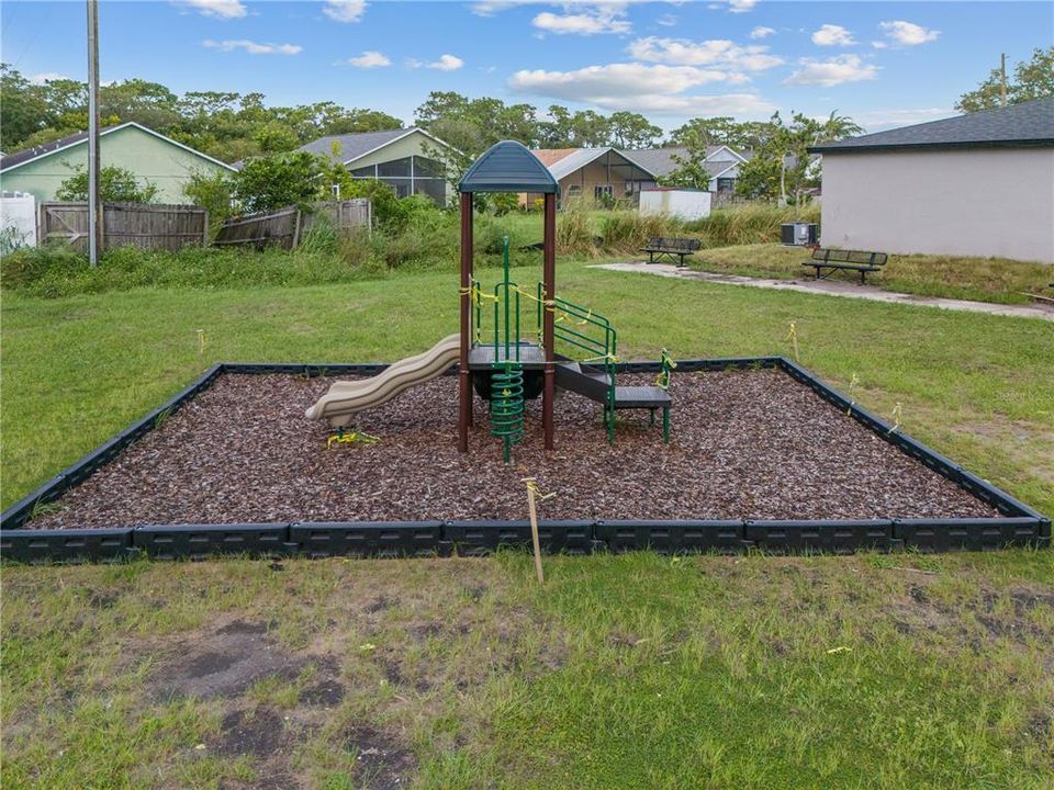 For Sale: $465,000 (4 beds, 2 baths, 1720 Square Feet)