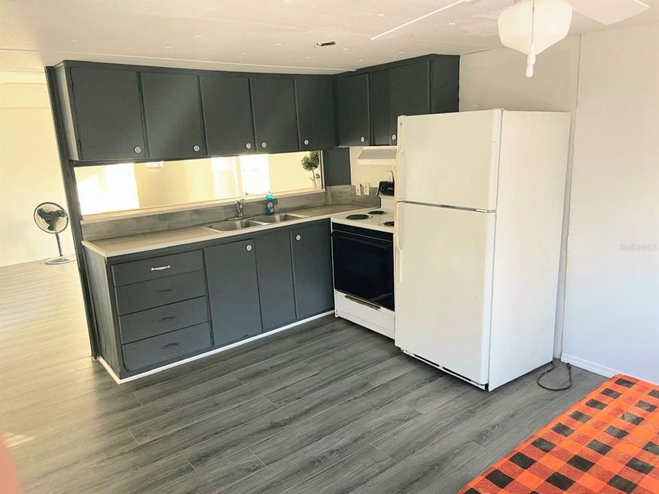 待售: $99,000 (2 贝兹, 1 浴室, 672 平方英尺)