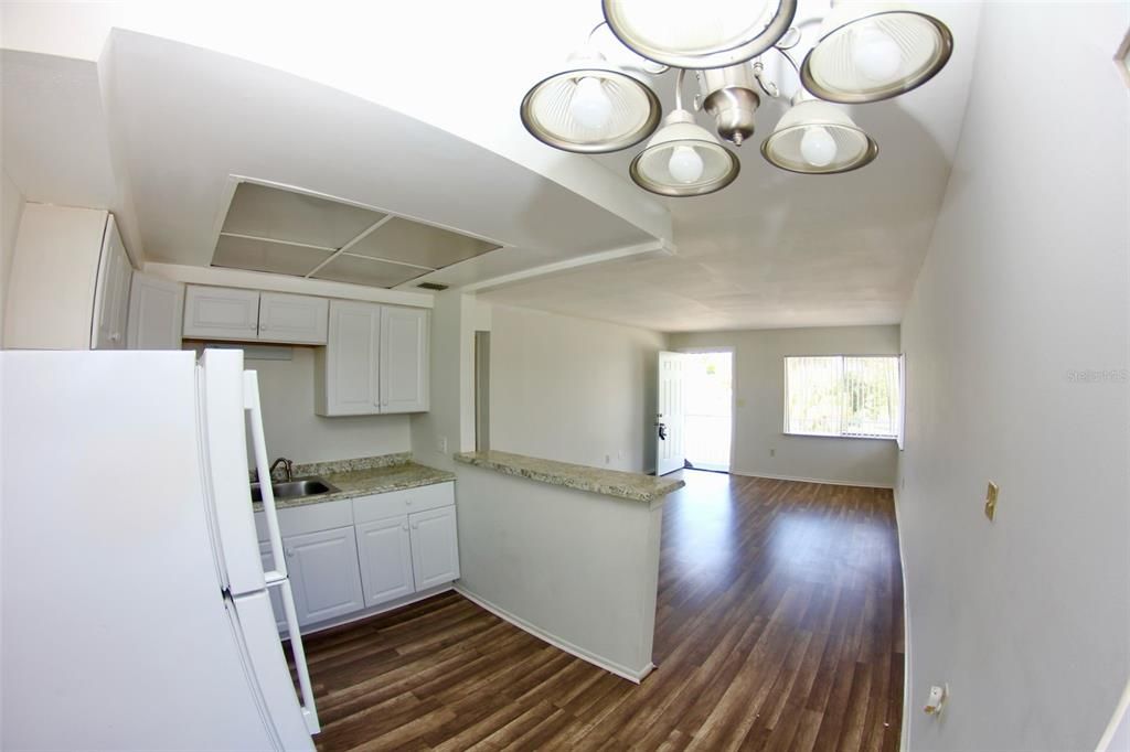 В аренду: $975 (1 спален, 1 ванн, 600 Квадратных фут)