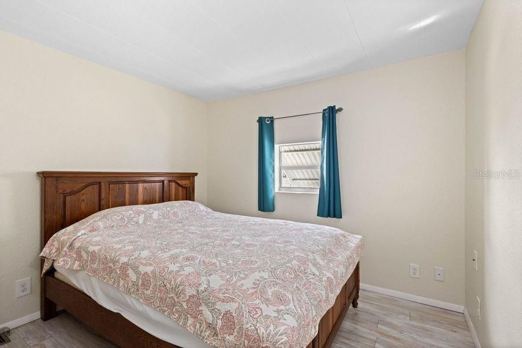 For Sale: $134,900 (3 beds, 2 baths, 1280 Square Feet)