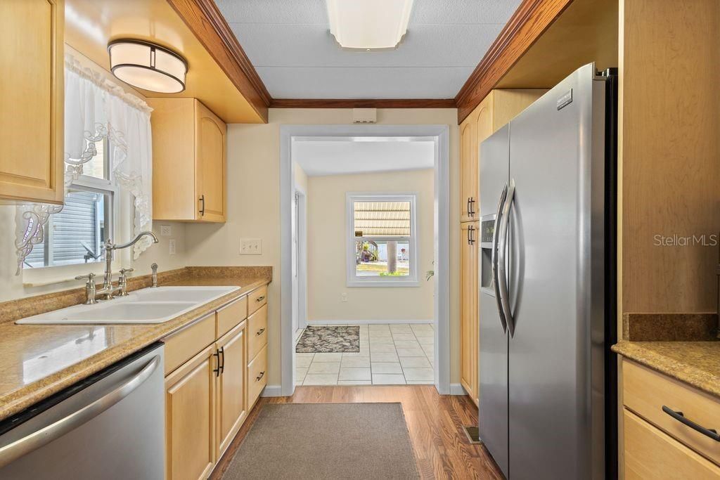 For Sale: $134,900 (3 beds, 2 baths, 1280 Square Feet)