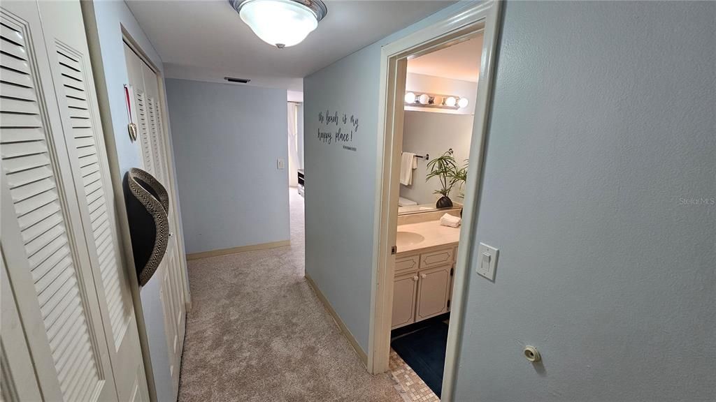 For Sale: $384,000 (2 beds, 2 baths, 1360 Square Feet)