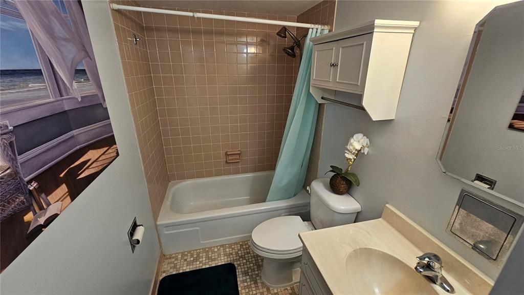 For Sale: $384,000 (2 beds, 2 baths, 1360 Square Feet)