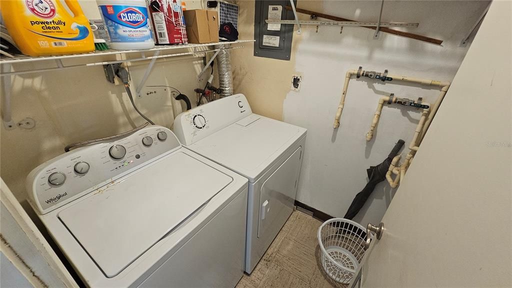 For Sale: $384,000 (2 beds, 2 baths, 1360 Square Feet)