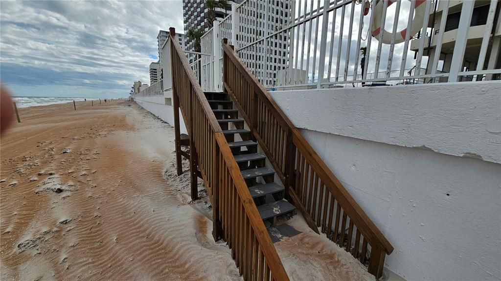 For Sale: $384,000 (2 beds, 2 baths, 1360 Square Feet)