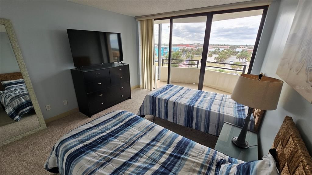 For Sale: $384,000 (2 beds, 2 baths, 1360 Square Feet)