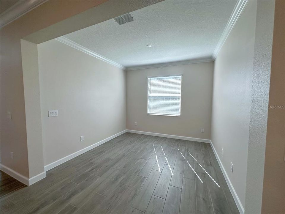 待售: $369,900 (2 贝兹, 2 浴室, 1683 平方英尺)