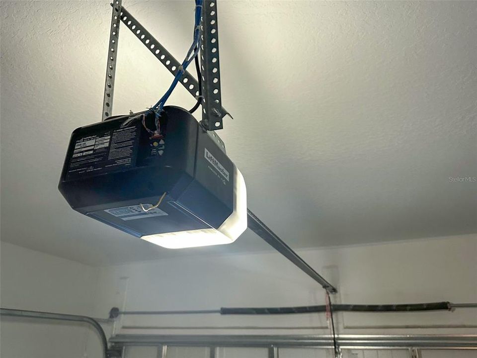 待售: $369,900 (2 贝兹, 2 浴室, 1683 平方英尺)