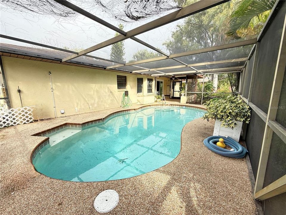 На продажу: $207,000 (2 спален, 2 ванн, 1064 Квадратных фут)