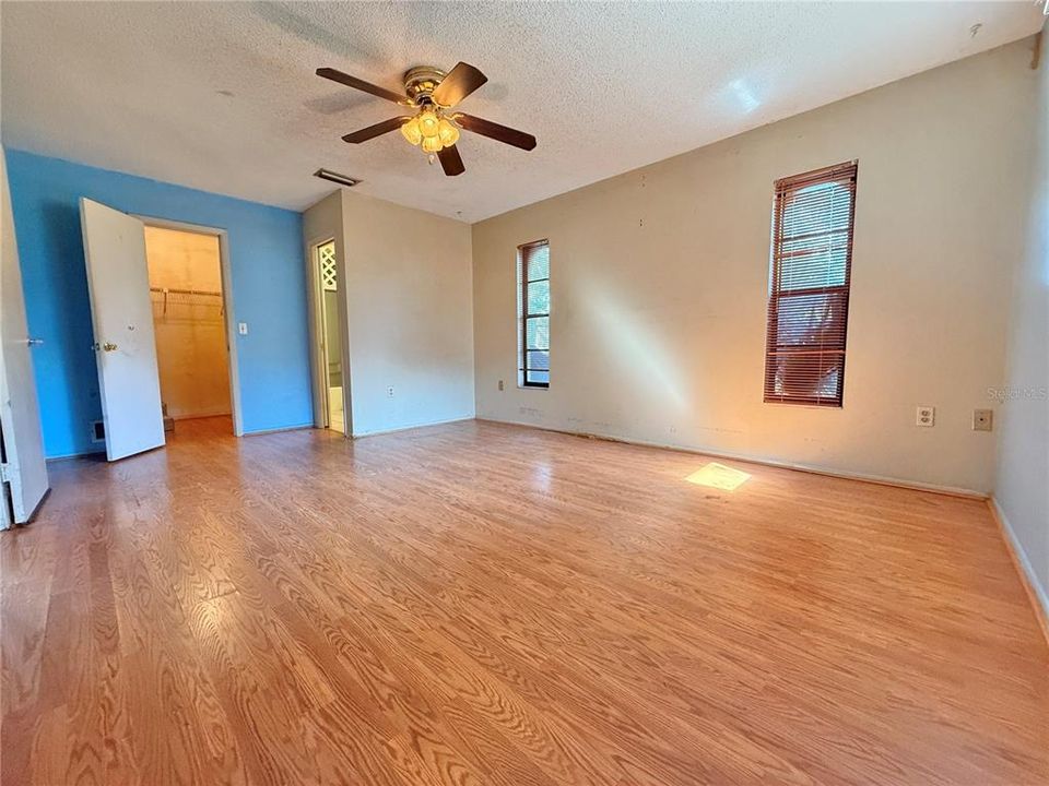 На продажу: $207,000 (2 спален, 2 ванн, 1064 Квадратных фут)