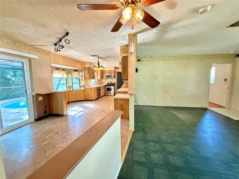 На продажу: $207,000 (2 спален, 2 ванн, 1064 Квадратных фут)