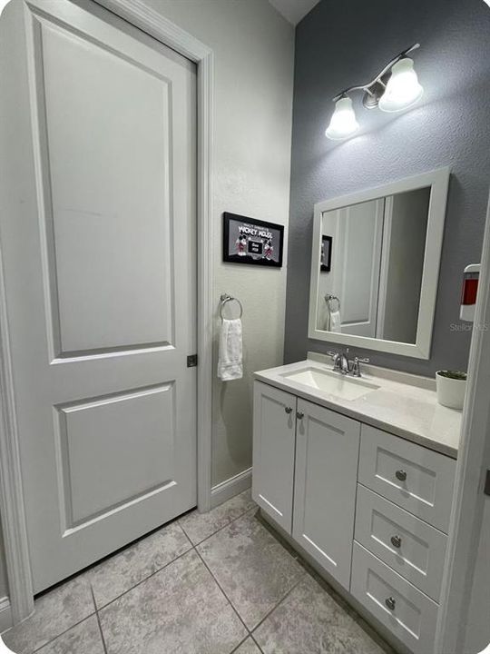 En Venta: $385,000 (4 camas, 4 baños, 2094 Pies cuadrados)