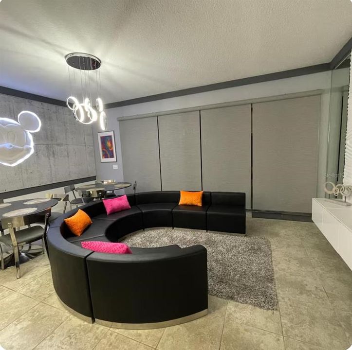 En Venta: $385,000 (4 camas, 4 baños, 2094 Pies cuadrados)