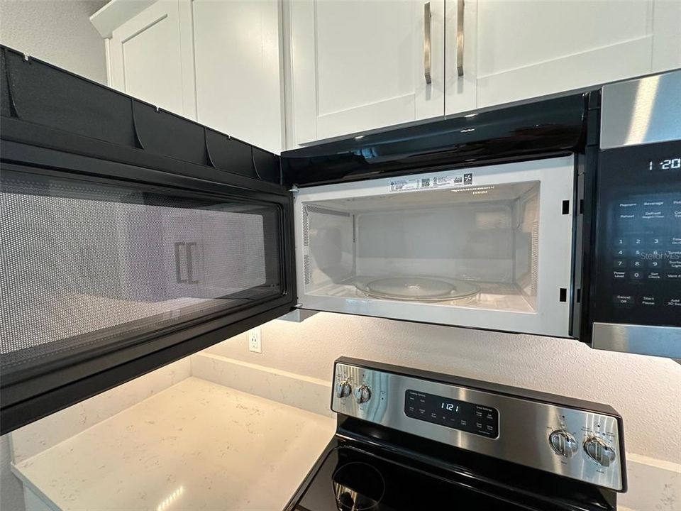 For Rent: $2,300 (2 beds, 2 baths, 1683 Square Feet)