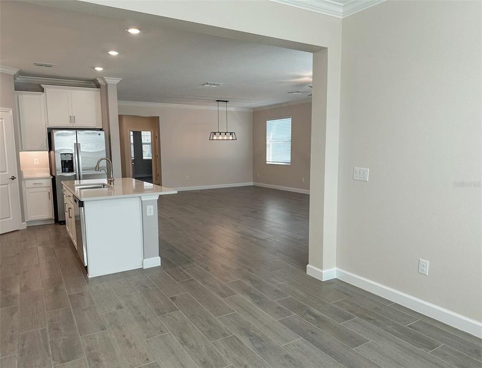 For Rent: $2,300 (2 beds, 2 baths, 1683 Square Feet)