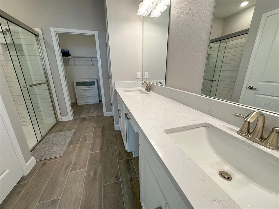 For Rent: $2,300 (2 beds, 2 baths, 1683 Square Feet)