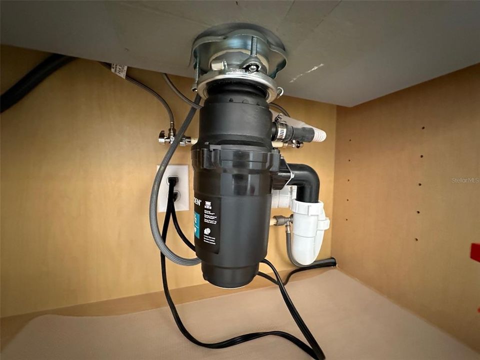 For Rent: $2,300 (2 beds, 2 baths, 1683 Square Feet)